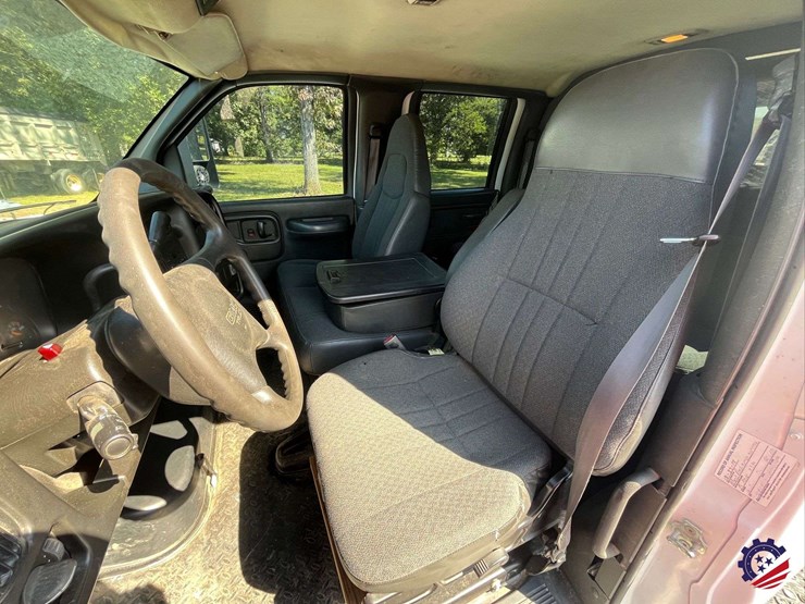 2007-gmc-c5500-flatbed-truck-image-70