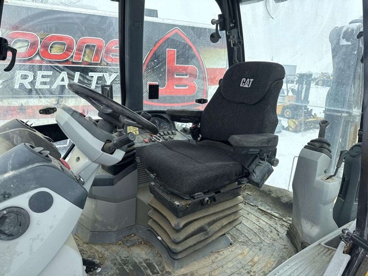 caterpillar-420f-image-28