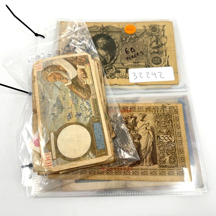 #32242 • VINTAGE PAPER CURRENCY