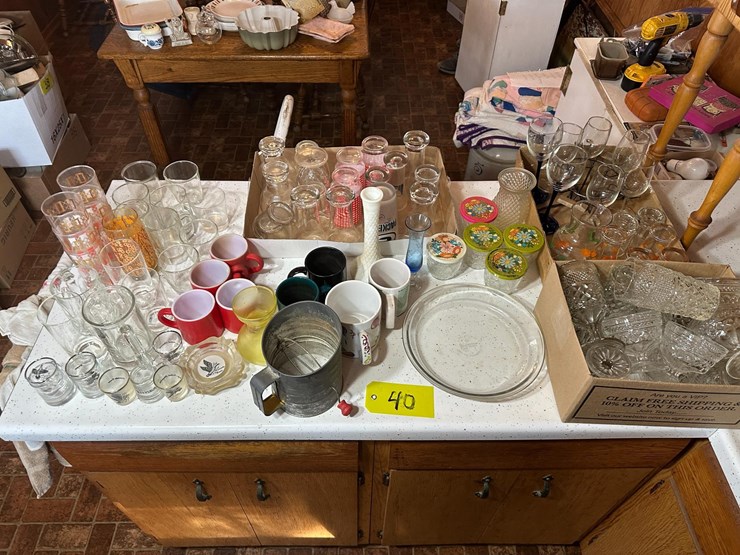 vintage-glass-dishes-&-kitchen-drinkware-image-1