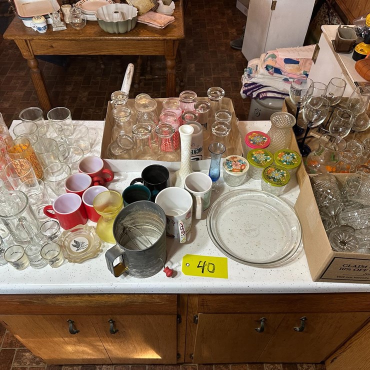 Vintage Glass Dishes & Kitchen Drinkware