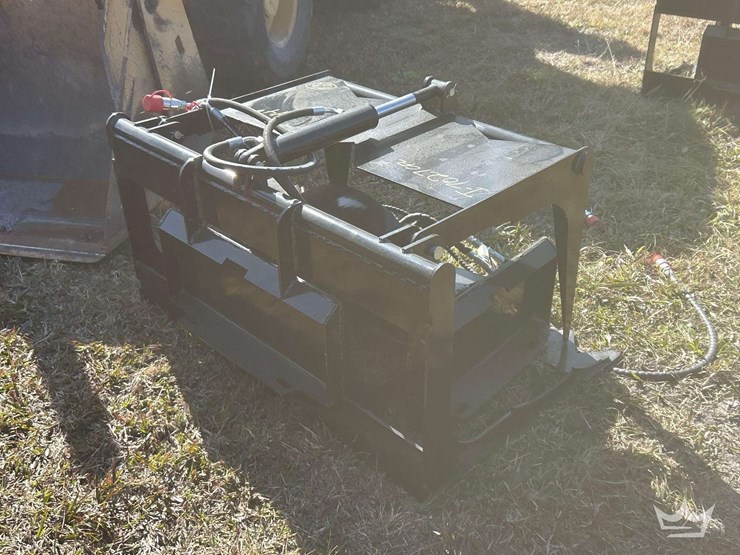 2025-44in-hydraulic-grapple-mini-skid-steer-attachment-image-3