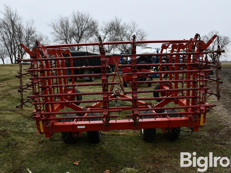 mcfarlane-hdl-10-34-44-34'-8-bar-spike-tooth-harrow-image-6