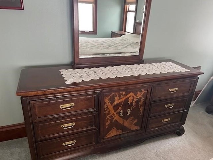 wooden-bedroom-set-image-1