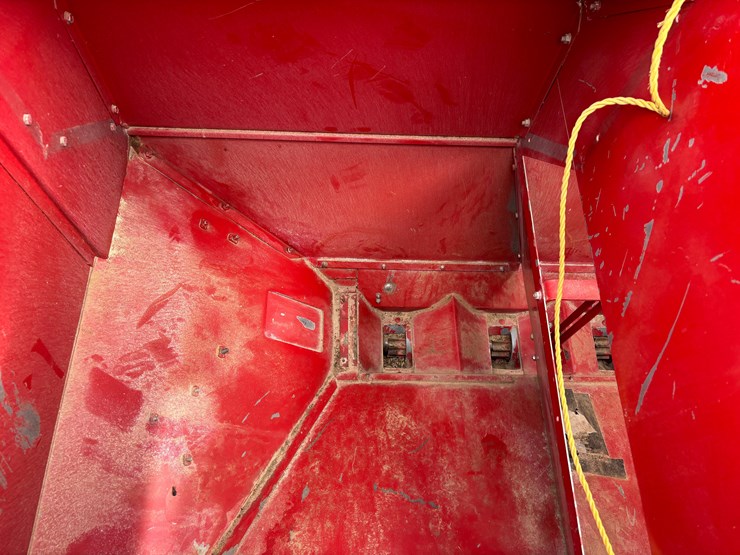 ji-case-8600-drill-image-53