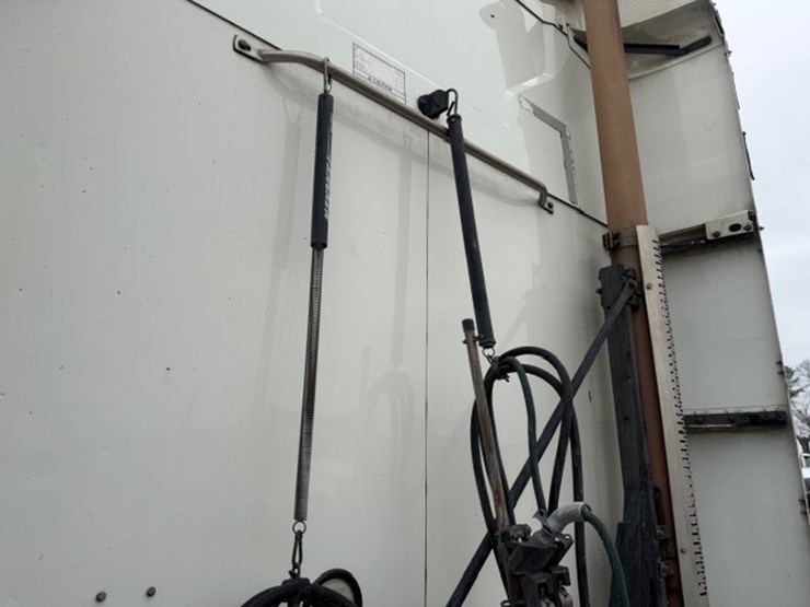 #227-•-2020-mack-anthem-image-21