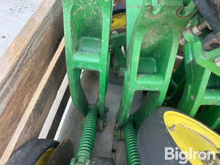 john-deere-1775nt-image-11