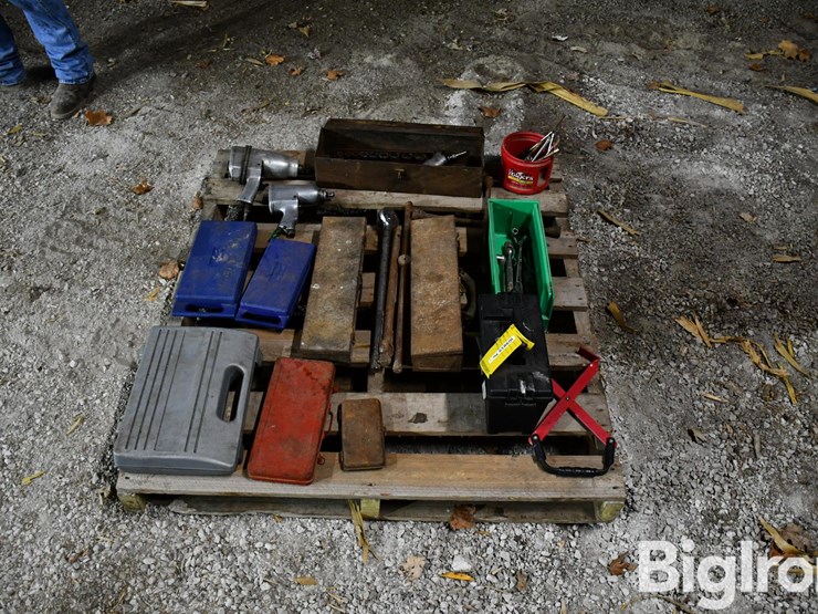 pallet-of-farm-support-image-2