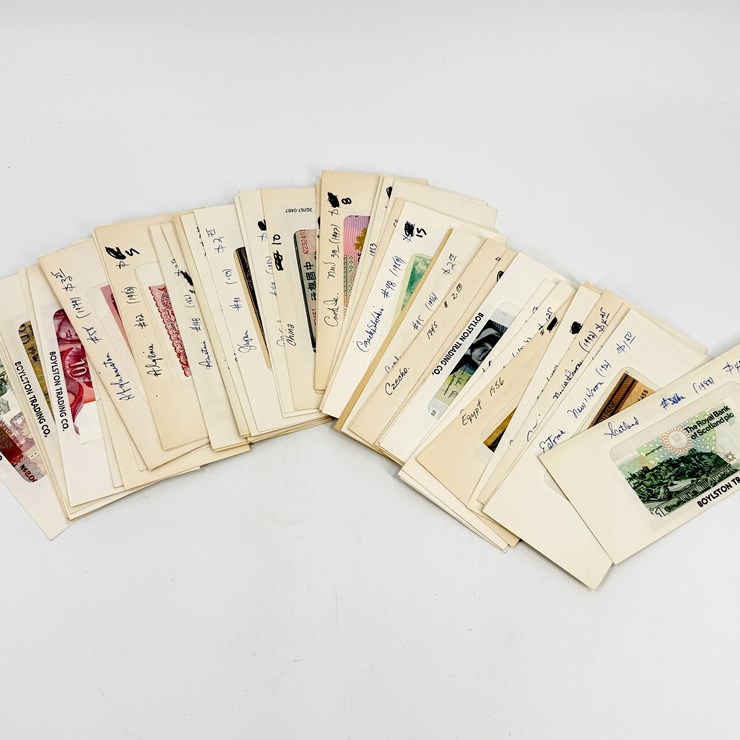 #32237 • VINTAGE PAPER CURRENCY