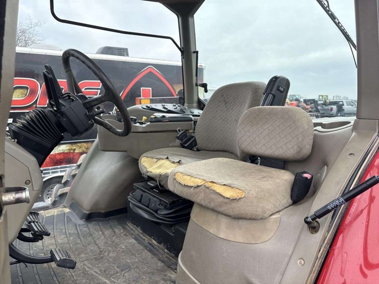 case-magnum-mx275-tractor-image-21