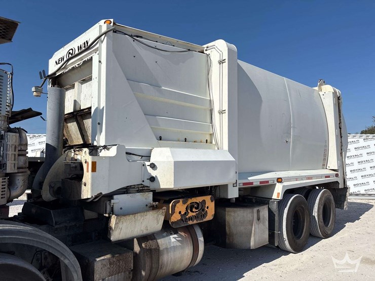 2016-autocar-xpeditor-image-11