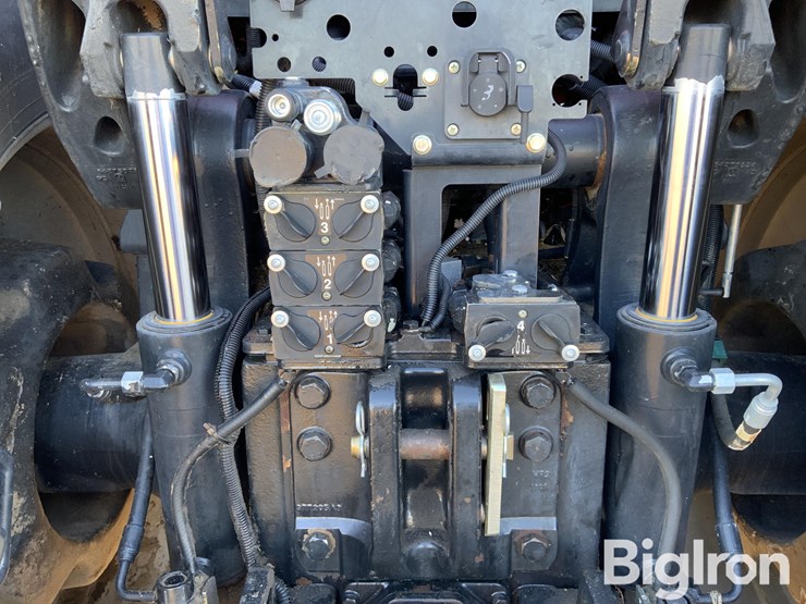 2012-case-ih-magnum-260-image-13