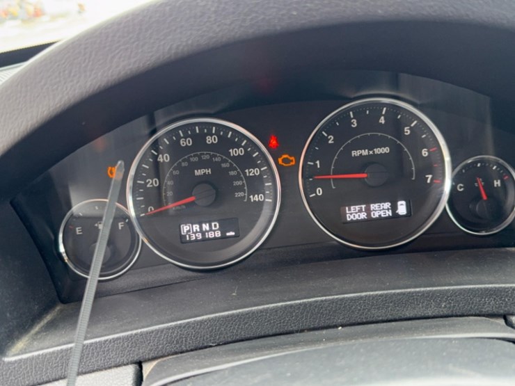 2010-jeep-grand-cherokee-image-1