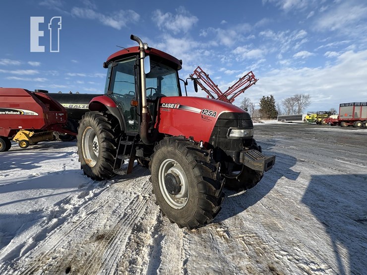 2013-case-ih-farmall-125a-image-4