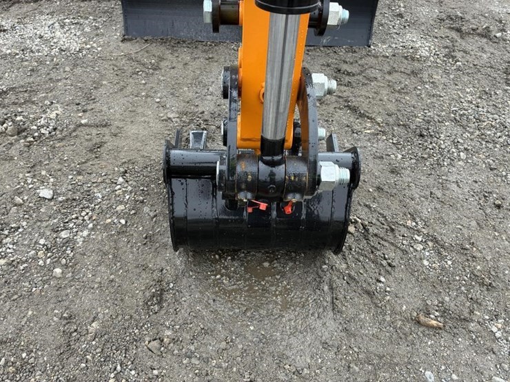 2026-vicsec-v15-hydraulic-excavator-image-8