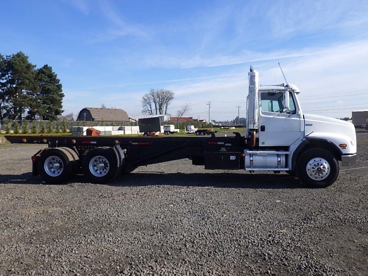 1999-freightliner-fl112-image-4