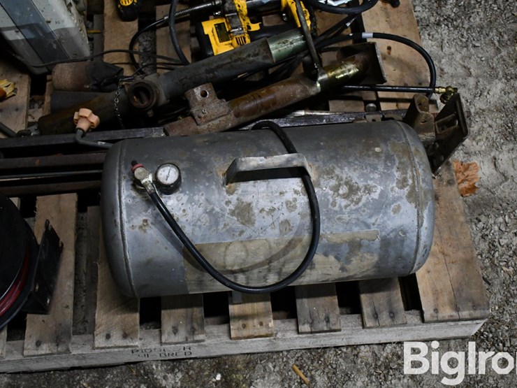 pallet-of-farm-support-image-13