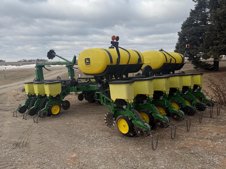 john-deere-7200-image-7