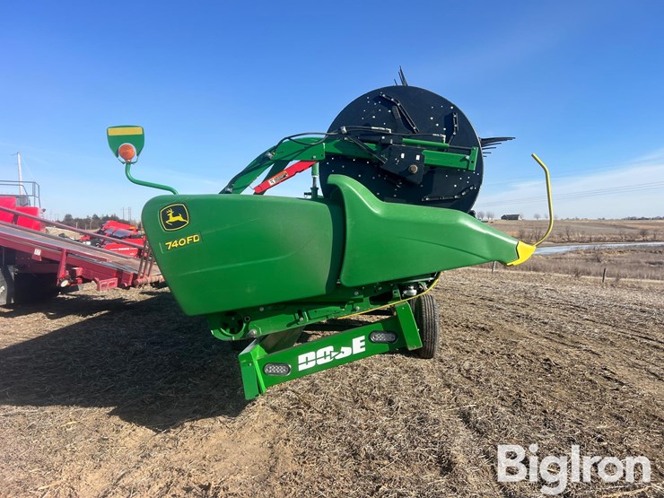 2020-john-deere-740fd-image-4