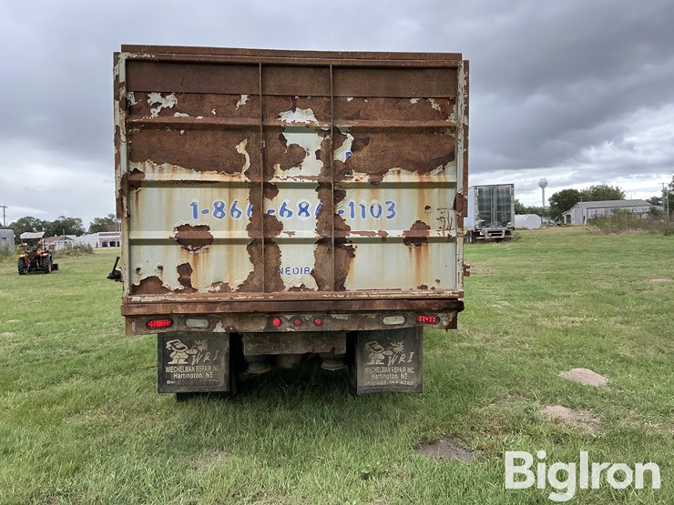 2000-freightliner-fld120-image-6