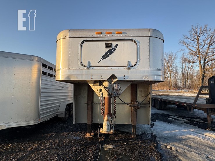 2001-featherlite-32-ft-image-2