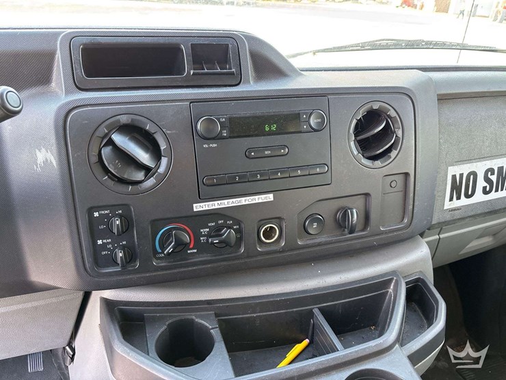 2011-ford-e350-image-22