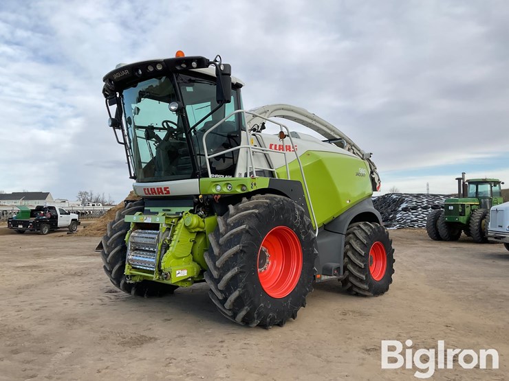 2019-claas-jaguar-980-image-1