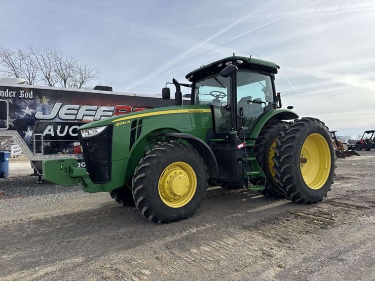 john-deere-8245r-image-1