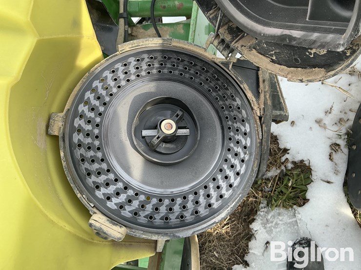 john-deere-planter-16r30”-image-12