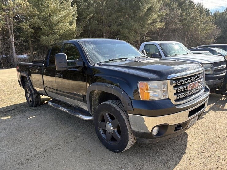 2012-gmc-sierra-2500-image-3