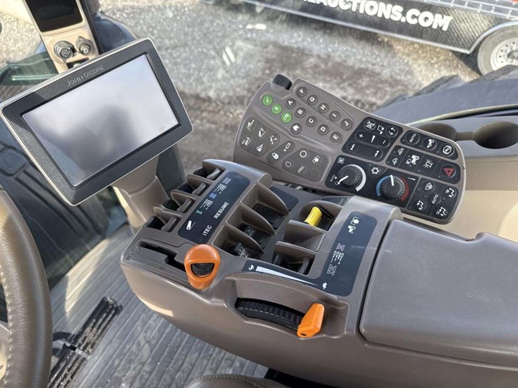 john-deere-8310r-image-27