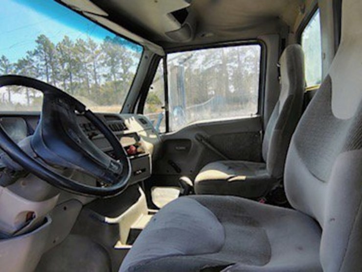 1998-ford-9500-image-4