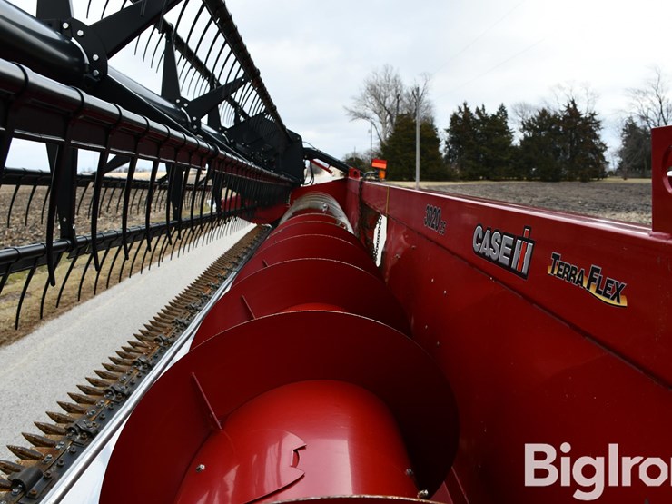 2013-case-ih-3020-image-9