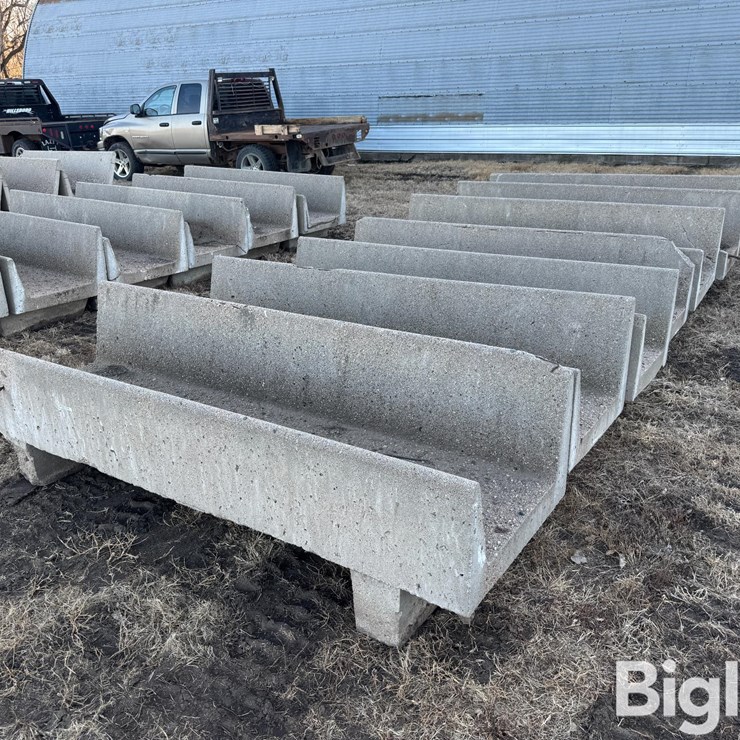 8' Concrete Feed Bunks