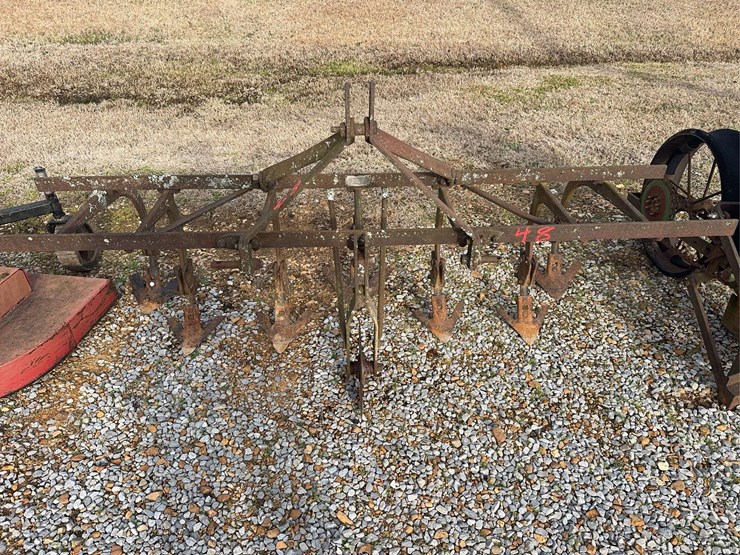 dearborn-2-row-stiff-shank-cultivator-image-3