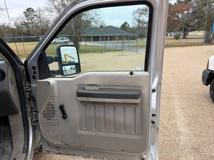 2010-ford-f250-image-9