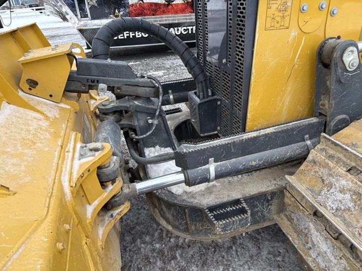 2023-deere-700l-image-9