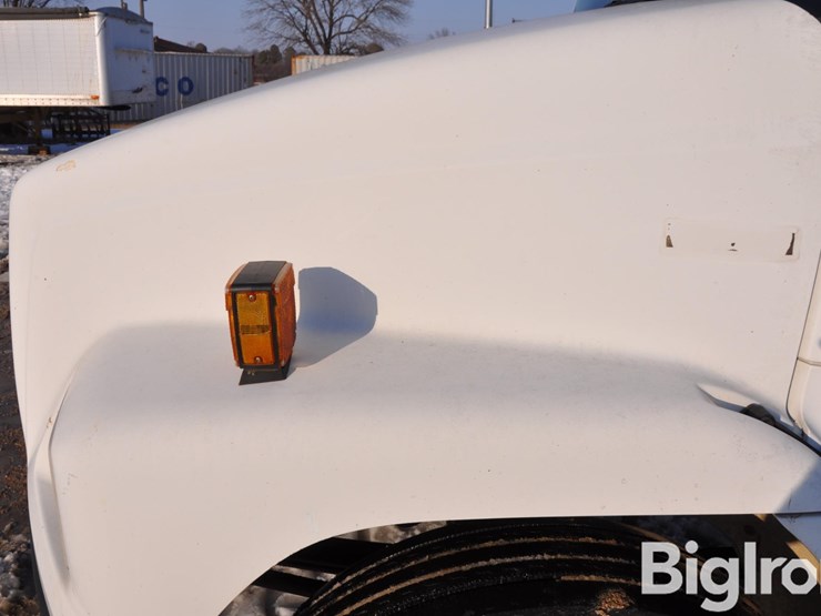 2000-freightliner-s/a-flatbed-truck-image-10