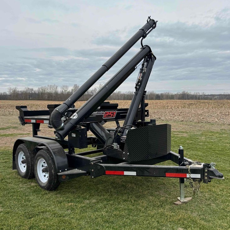 2023 J & M 251ST Speedtender