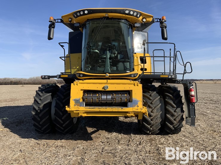 2015-new-holland-cr8.90-image-2