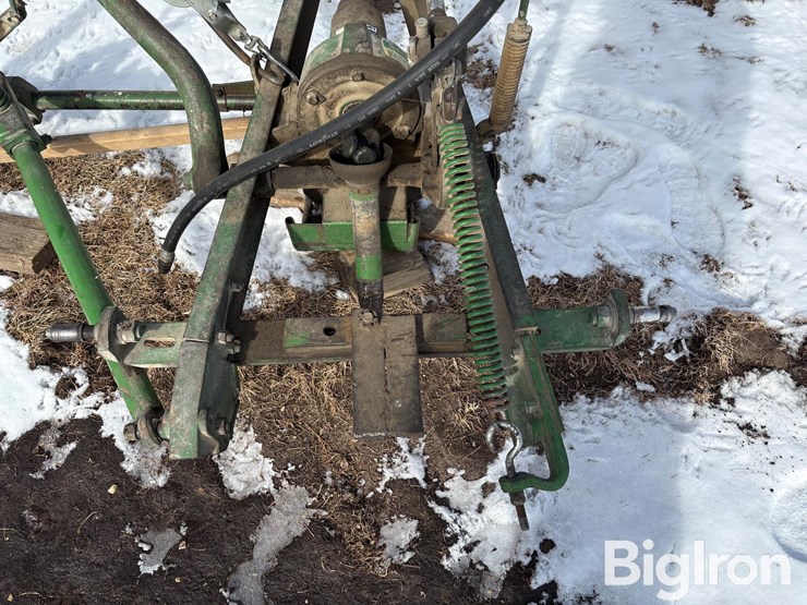 john-deere-8-image-9