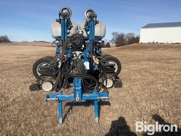 2014-kinze-4900-image-2