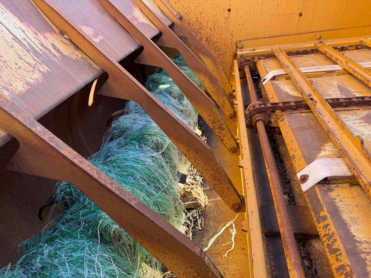 2011-haybuster-2650-image-17