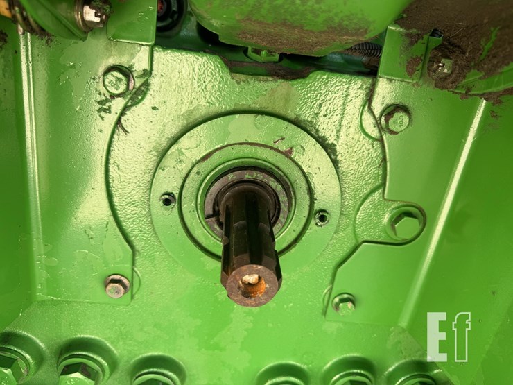 2012-john-deere-7215r-image-10