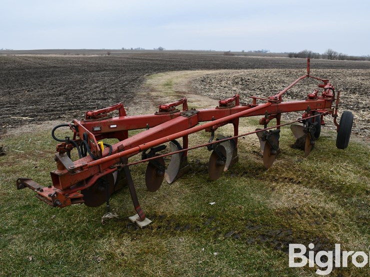 international-720-image-1