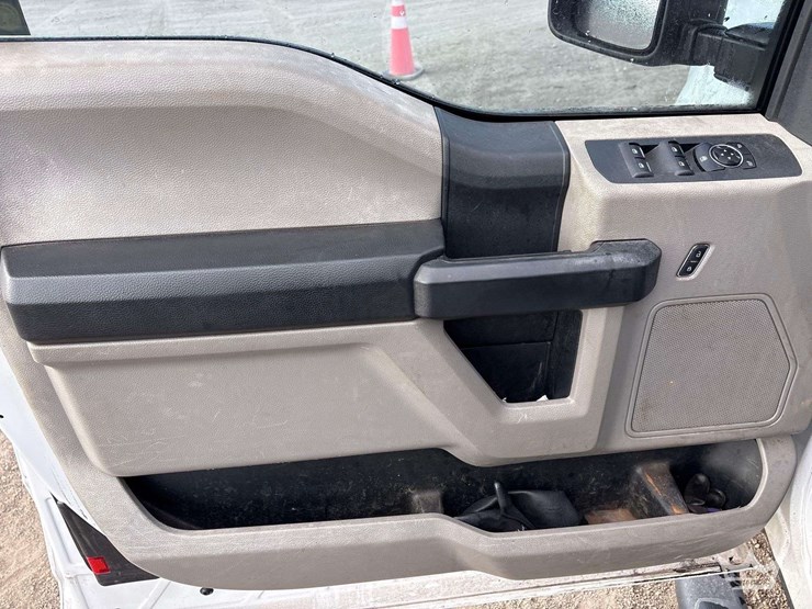 2017-ford-f250-image-16