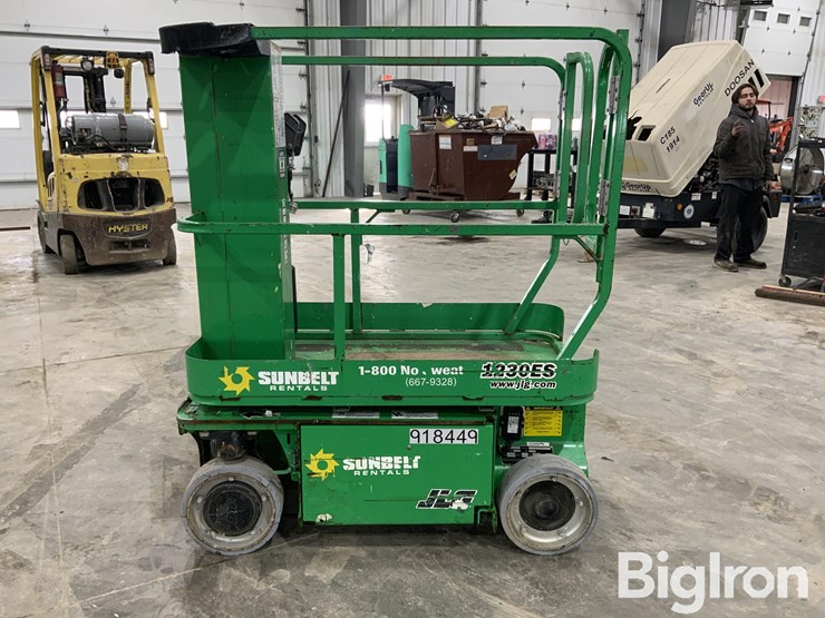 2016-jlg-1230es-image-8