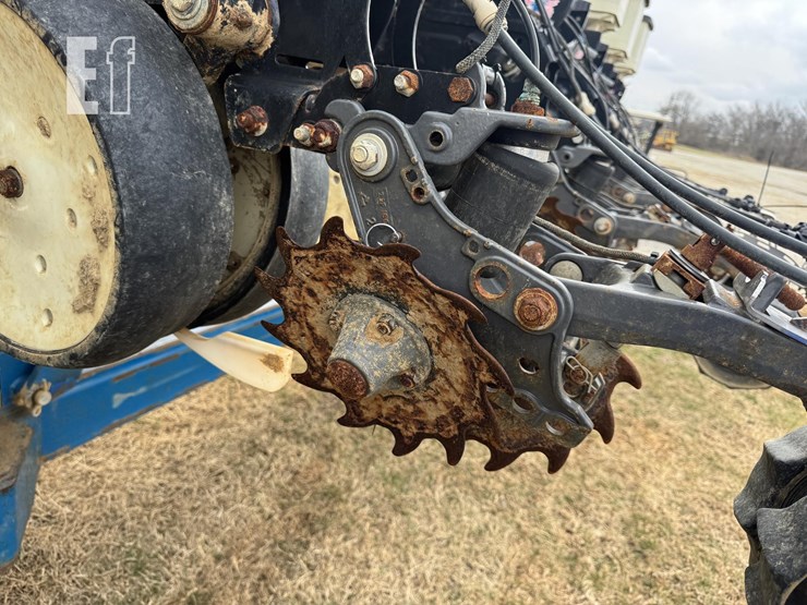 2008-kinze-3600-image-11