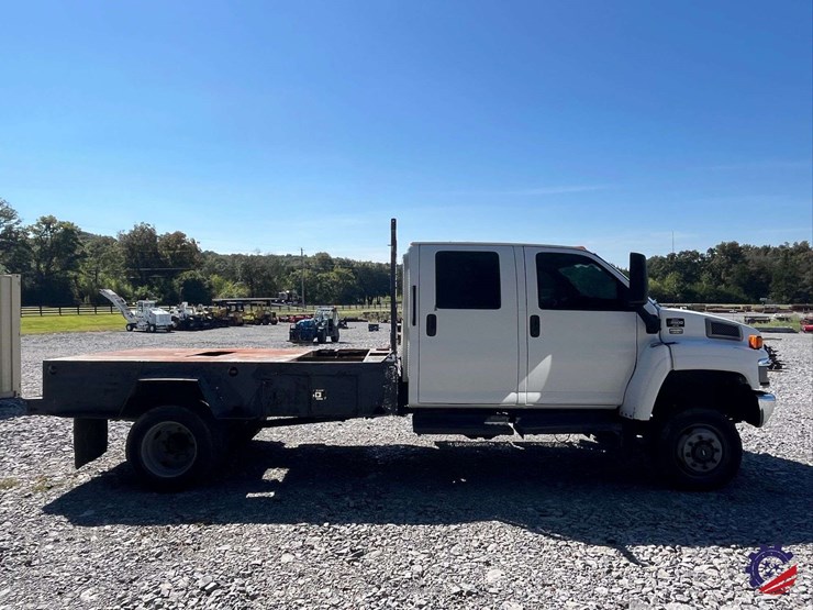 2007-gmc-c5500-flatbed-truck-image-34