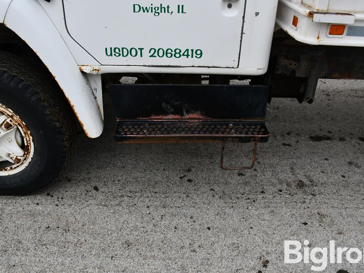 1981-international-1724-s/a-grain-truck-image-14